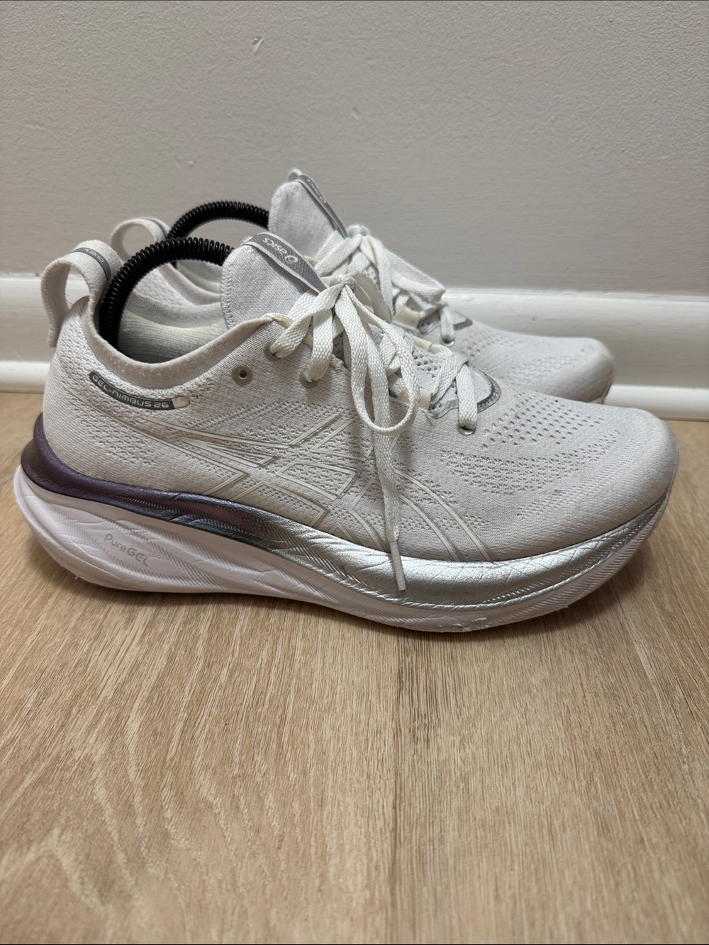 ASICS Gel Nimbus 26 Women's White Performance Running Shoes size 10